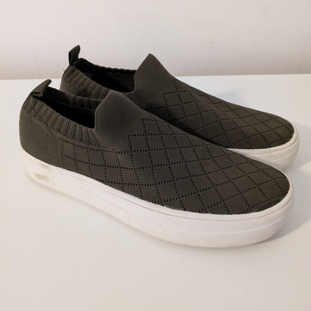 Simply Vera Olive Slip On Sneakers